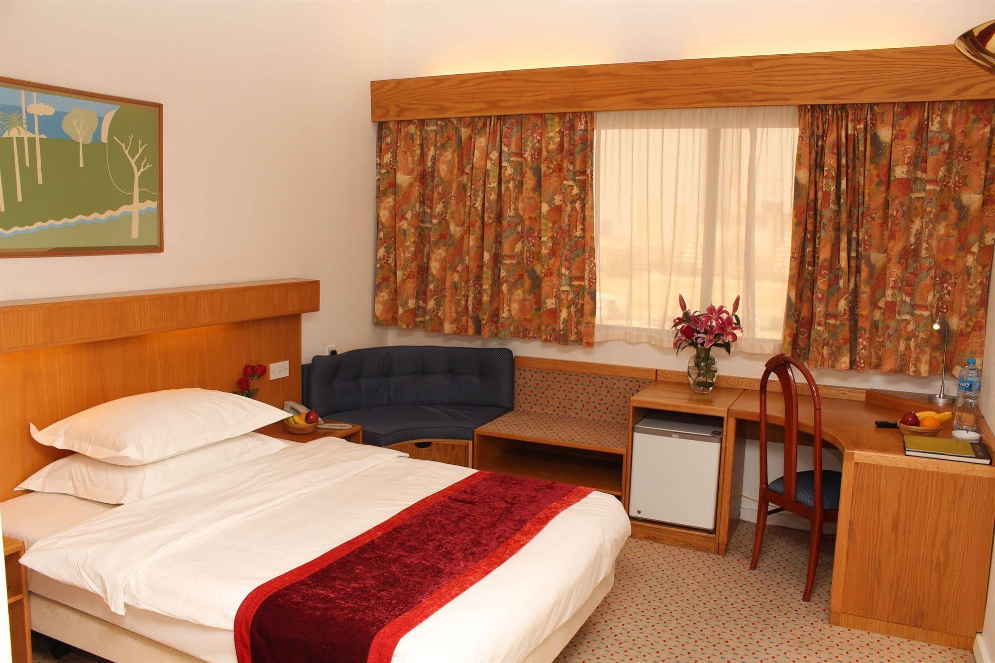 Oasis Hotel Kuwait City Екстер'єр фото