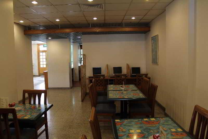 Oasis Hotel Kuwait City Екстер'єр фото