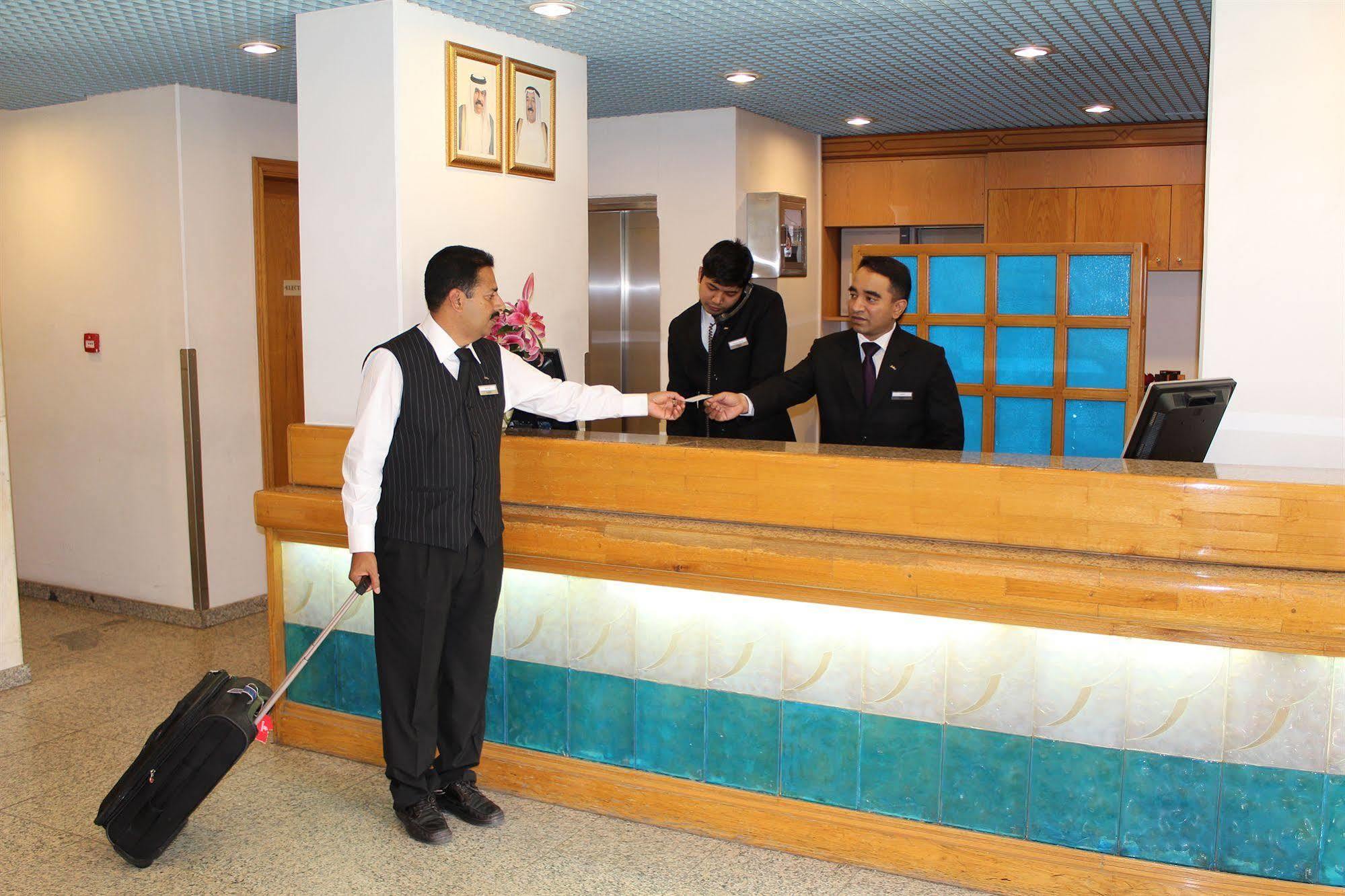 Oasis Hotel Kuwait City Екстер'єр фото