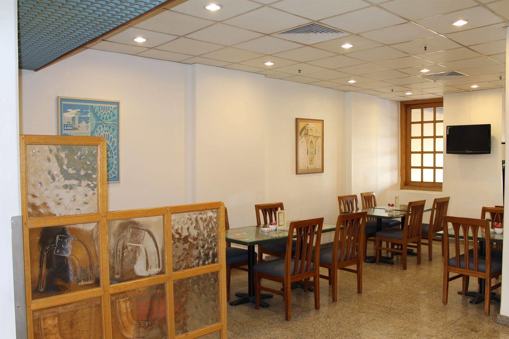Oasis Hotel Kuwait City Екстер'єр фото