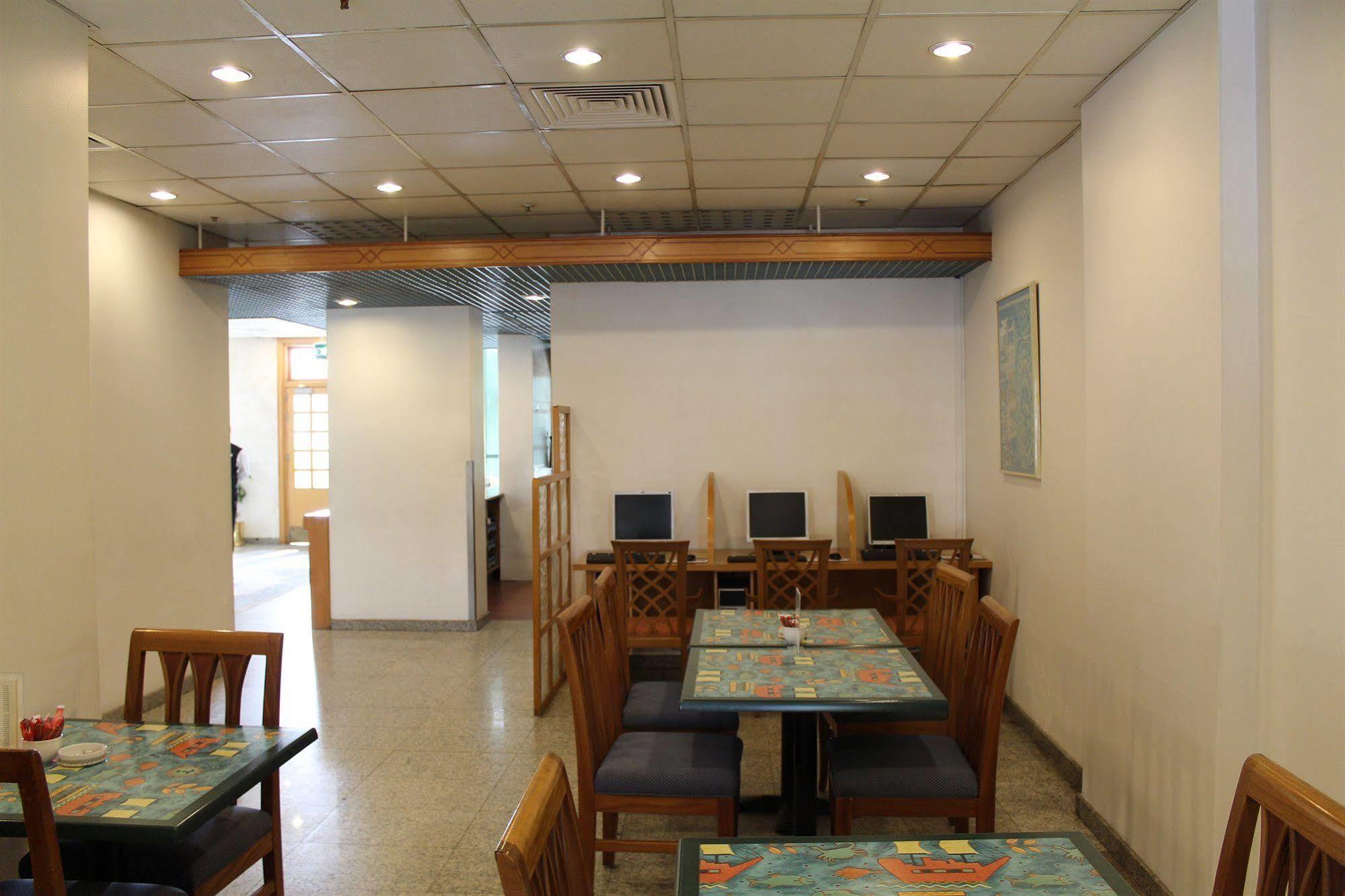 Oasis Hotel Kuwait City Екстер'єр фото
